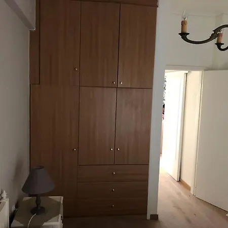 Apartamento For Four Persons In Center! Loutráki